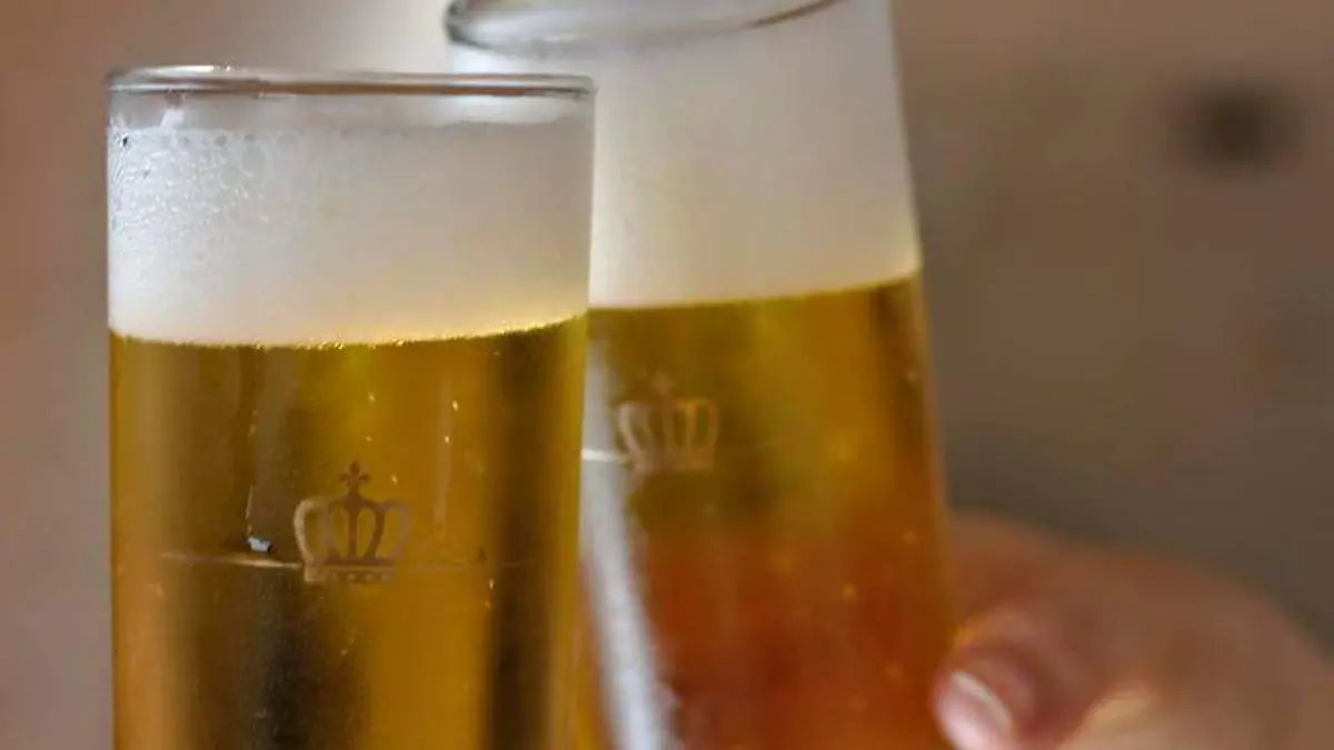 Con la llegada del calor a quién no se le antoja una cerveza sudando de fría para combatir las altas temperaturas